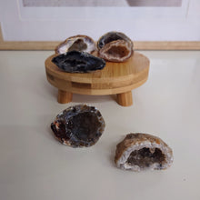 Afbeelding in Gallery-weergave laden, Kleine agaatgeodes - Insight Stones