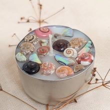 Afbeelding in Gallery-weergave laden, Versierde waxinelichtjes - brandduur: 8 uur - Insight Stones