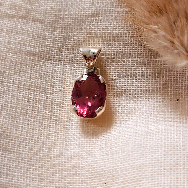 Zilveren (925) hanger met gefacetteerde roze toermalijn - Insight Stones