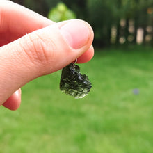 Afbeelding in Gallery-weergave laden, Zilveren hanger met Moldaviet - 2,4 gram - Insight Stones