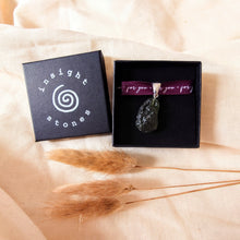 Afbeelding in Gallery-weergave laden, Zilveren hanger met Moldaviet - 4,6 gram - Insight Stones