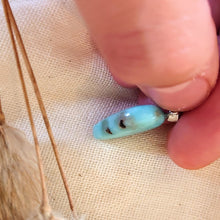 Afbeelding in Gallery-weergave laden, Zilveren hanger met peer geslepen larimar - 2,2 gram - Insight Stones