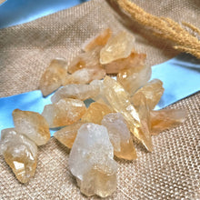 Load image into Gallery viewer, Kleine gebrande amethist brokjes – ca. 8 gram - Insight Stones