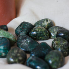 Afbeelding in Gallery-weergave laden, Smaragd jumbo trommelstenen - Insight Stones