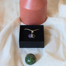 Charger l'image dans la galerie, Zilveren (S925) hanger met Paars met Groene Fluoriet - Dubbeleinder - Insight Stones
